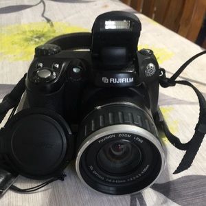 Digital fujifilm S5200 camera